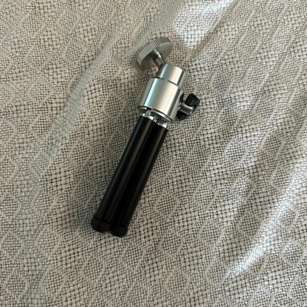MINIATURE TRIPOD - Picture 2 of 2